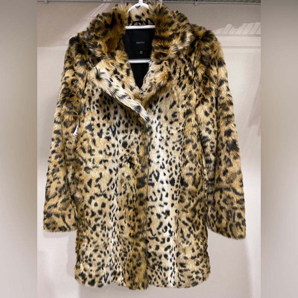 Brand New with tag, Unworn, ARITZIA Tatula Beckledge Leopard Coat (faux fur) XXS